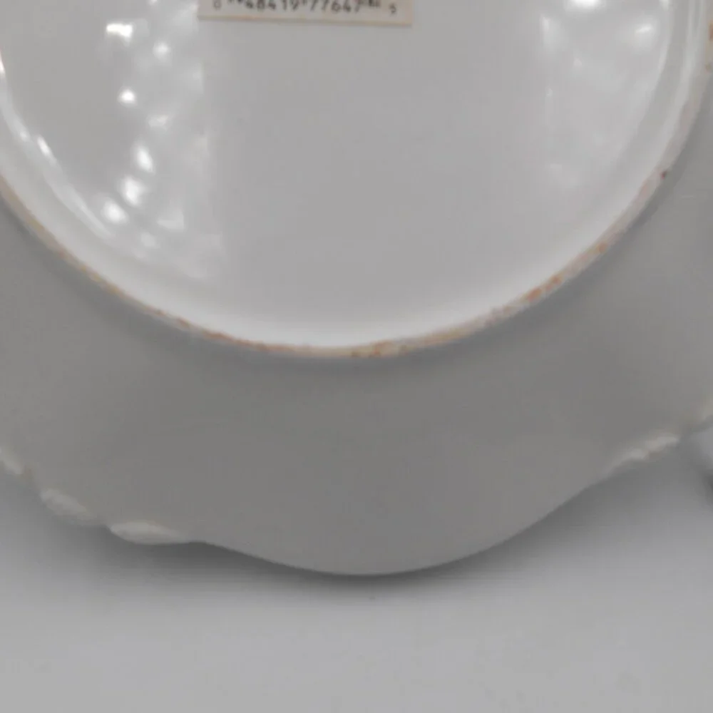 GRASSLANDS ROAD CLOVER GLEN DECORATIVE PLATE DISCONTINUED 2009 EMBOSSED FAMILY - Picture 4 of 11